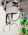 狂気のおもちゃ3の多彩なアーケード クレーン機械、機械を詰めているクレーン爪のテディー・ベア