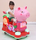 動物で機械娯楽赤ん坊の乗車に乗っている金属+プラスチック子供